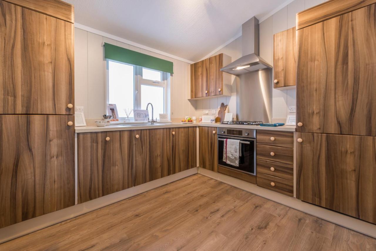 Brackenborough Lakes Resort Louth  Bagian luar foto