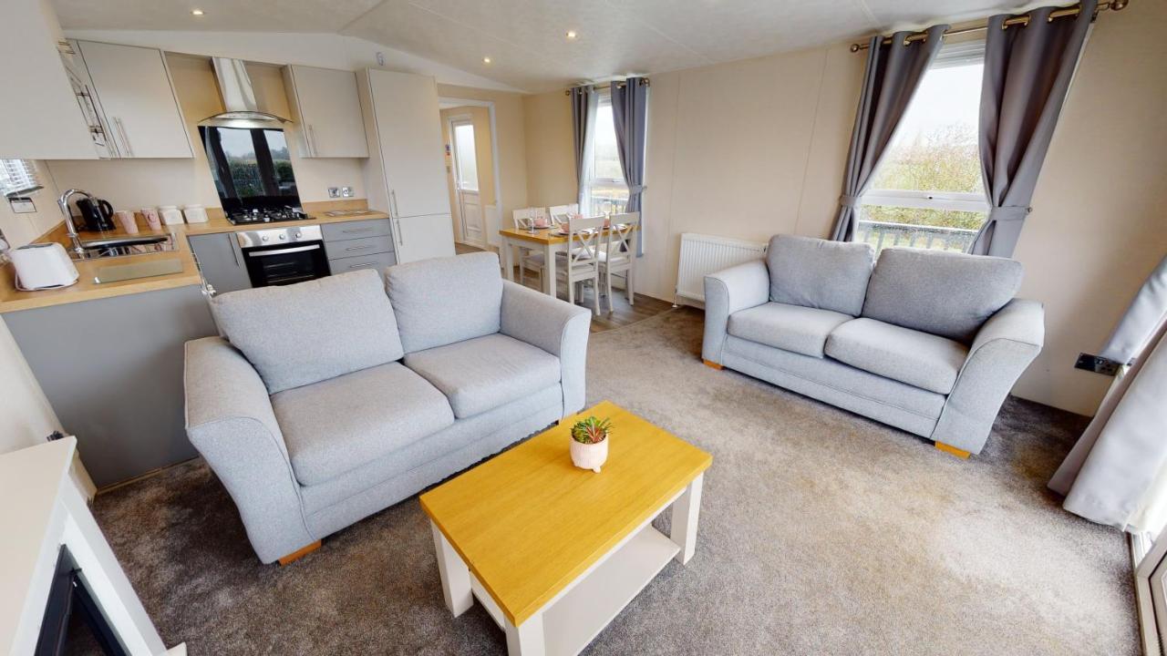 Brackenborough Lakes Resort Louth  Bagian luar foto