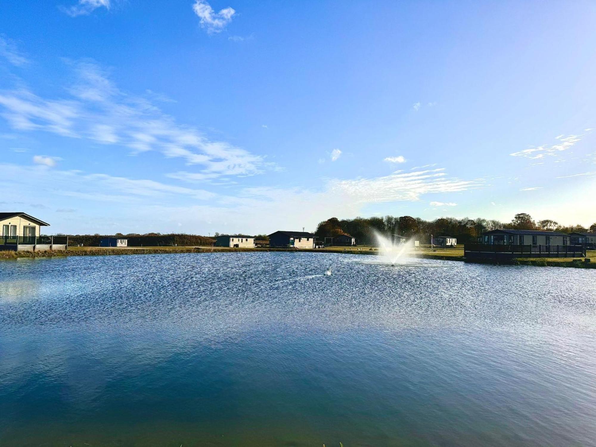 Brackenborough Lakes Resort Louth  Bagian luar foto